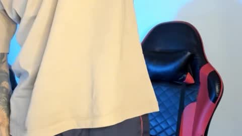 Snapshot of goodboy69i chatting on February 14, 11:34 pm goodboy69i online show from February 14, 11:34 pm