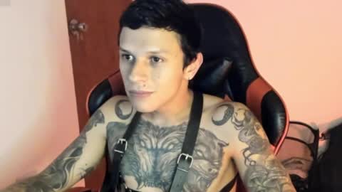 Snapshot of goodboy69i chatting on April 9, 10:04 pm goodboy69i online show from April 9, 10:04 pm