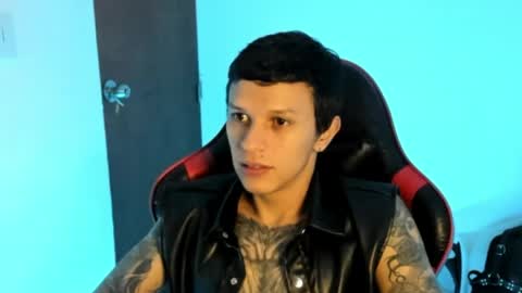 Snapshot of goodboy69i chatting on April 12, 11:26 am goodboy69i online show from April 12, 11:26 am