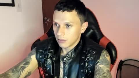 Snapshot of goodboy69i chatting on April 22, 12:35 am goodboy69i online show from April 22, 12:35 am