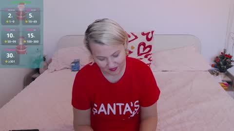 Snapshot of goodluckangel chatting on December 17, 7:40 am Elysa online show from December 17, 7:40 am