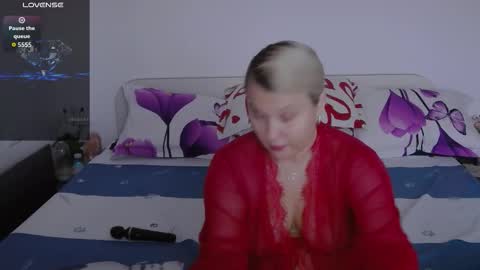 Snapshot of goodluckangel chatting on November 4, 7:29 am Elysa online show from November 4, 7:29 am