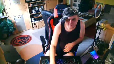 google5001 online show from March 4, 8:42 am