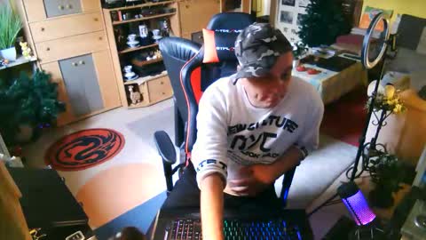 google5001 online show from March 16, 11:47 am