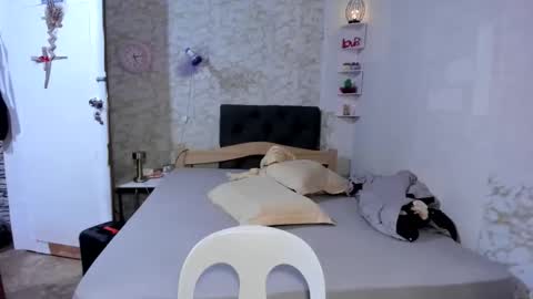 Snapshot of gorgeneviev69 chatting on February 1, 9:13 pm geneviev online show from February 1, 9:13 pm