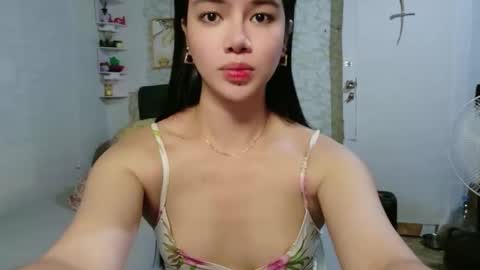 Snapshot of gorgeneviev69 chatting on April 26, 5:54 pm geneviev online show from April 26, 5:54 pm