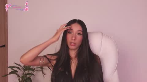 Snapshot of gorgeous_brunette chatting on June 23, 6:44 am Rose online show from June 23, 6:44 am