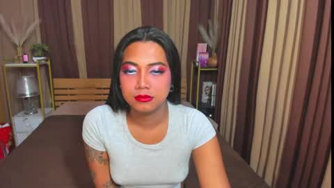 Snapshot of gorgeous_dark_luna chatting on April 26, 6:22 am RIANA online show from April 26, 6:22 am