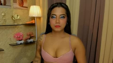 Snapshot of gorgeous_dark_luna chatting on May 13, 5:21 pm RIANA online show from May 13, 5:21 pm