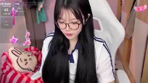 Snapshot of gorgeous_girl33 chatting on December 13, 2:54 am gorgeous girl33 online show from December 13, 2:54 am