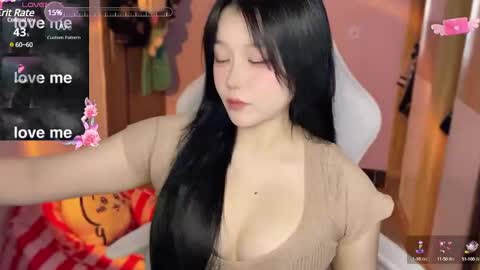 Snapshot of gorgeous_girl33 chatting on December 23, 2:07 pm gorgeous girl33 online show from December 23, 2:07 pm