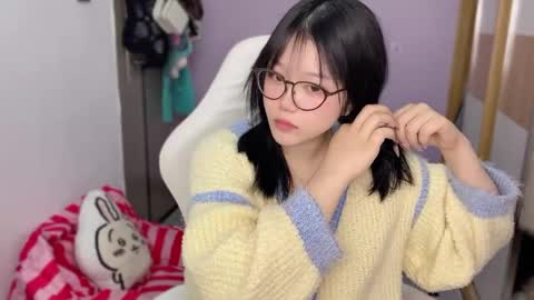 Snapshot of gorgeous_girl33 chatting on January 1, 7:20 am gorgeous girl33 online show from January 1, 7:20 am