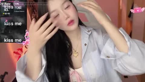 Snapshot of gorgeous_girl33 chatting on February 25, 12:47 am gorgeous girl33 online show from February 25, 12:47 am