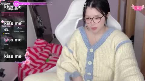 Snapshot of gorgeous_girl33 chatting on March 7, 6:13 am gorgeous girl33 online show from March 7, 6:13 am