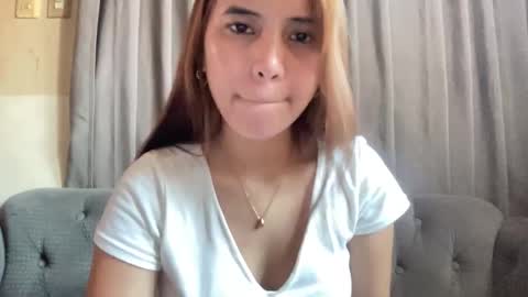 Snapshot of gorgeous_lyn1 chatting on May 21, 3:46 am Lyn online show from May 21, 3:46 am