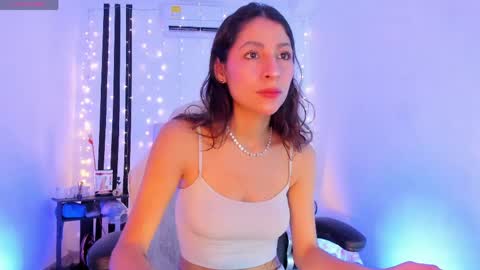 Snapshot of gorgeous_t chatting on April 22, 8:10 pm i am Jessi I love animals and drawing I hope to get along with everyone. XOXO online show from April 22, 8:10 pm