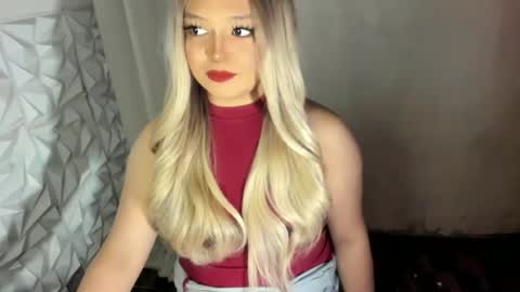 Snapshot of gorgeousamandarose chatting on June 22, 3:25 am Amanda rose online show from June 22, 3:25 am