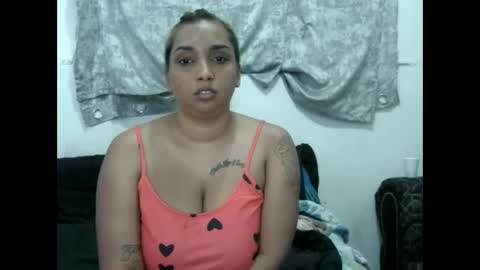 gorgeouslips10 online show from February 15, 3:31 pm