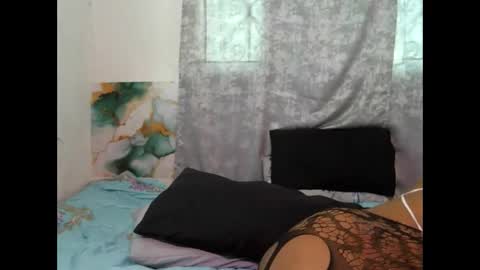 Snapshot of gorgeouslips10 chatting on May 26, 12:12 pm gorgeouslips10 online show from May 26, 12:12 pm