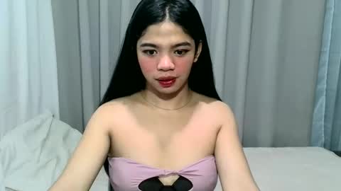 gorgeouspinay_gwen online show from March 21, 12:15 am