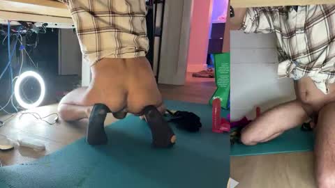 Snapshot of goshlover chatting on December 8, 10:41 am GoshLover online show from December 8, 10:41 am