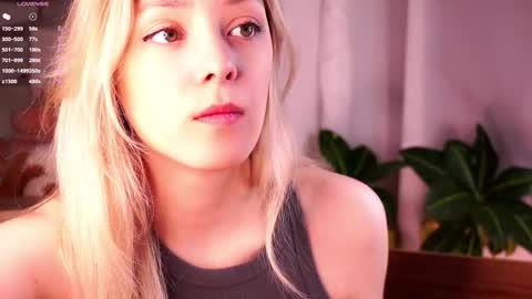 Snapshot of gossip__girl chatting on May 30, 1:57 am Luna online show from May 30, 1:57 am