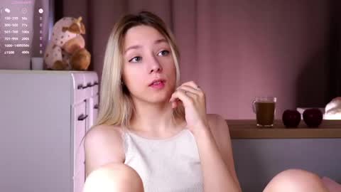 Snapshot of gossip__girl chatting on June 3, 1:52 am Luna online show from June 3, 1:52 am