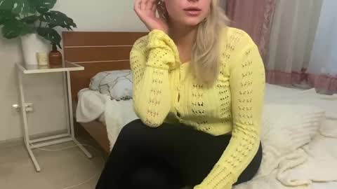 Snapshot of gosssiip chatting on June 1, 3:47 pm Victoria online show from June 1, 3:47 pm