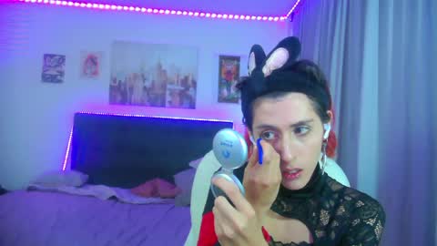 Snapshot of goth_minerva chatting on May 1, 2:21 pm goth_minerva online show from May 1, 2:21 pm
