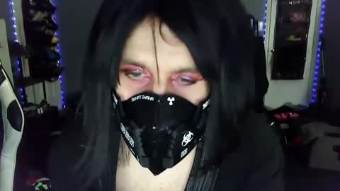 Snapshot of gothic123451 chatting on December 29, 10:14 pm Victoriana online show from December 29, 10:14 pm