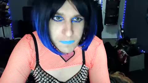 Snapshot of gothic123451 chatting on December 31, 6:46 pm Victoriana online show from December 31, 6:46 pm