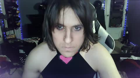 Snapshot of gothic123451 chatting on January 12, 11:36 pm Victoriana online show from January 12, 11:36 pm