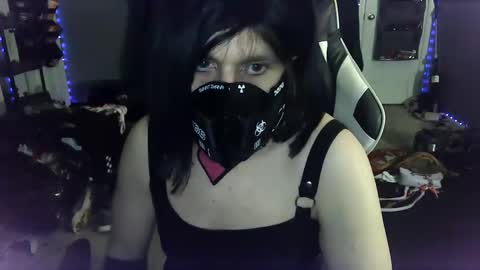 Snapshot of gothic123451 chatting on January 14, 1:15 am Victoriana online show from January 14, 1:15 am