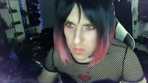 Snapshot of gothic123451 chatting on January 18, 12:57 am Victoriana online show from January 18, 12:57 am