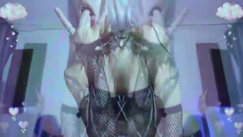 Snapshot of gothicute chatting on July 12, 3:52 am online show from July 12, 3:52 am