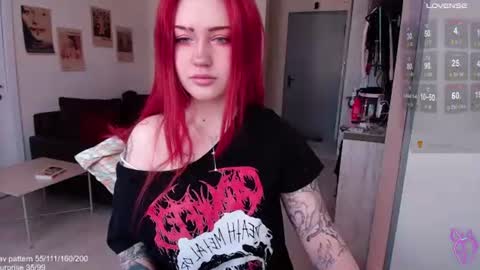 Snapshot of gothkittys chatting on June 8, 11:32 am traumfrau Kira angel face devil eyes I SELL A LOT VIDEO IN GALLERY online show from June 8, 11:32 am