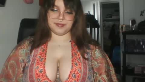 Snapshot of gothshawty101 chatting on April 11, 3:05 pm Lady Venus online show from April 11, 3:05 pm