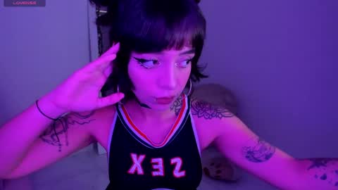 Snapshot of gothv chatting on May 20, 5:08 pm Violet online show from May 20, 5:08 pm