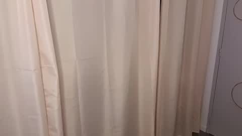 goura2000 online show from January 31, 11:35 pm