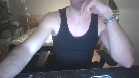 goura2000 online show from February 21, 9:49 pm