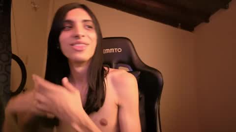 Snapshot of gowther__ chatting on April 11, 3:33 am angelito tu novio online show from April 11, 3:33 am