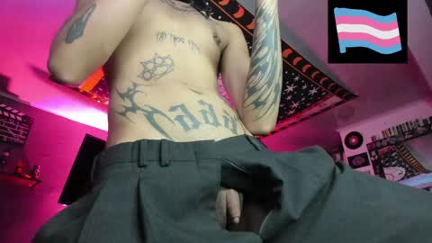 Snapshot of gowtherrrr_ chatting on April 25, 3:53 am Manolo modelo independiente online show from April 25, 3:53 am