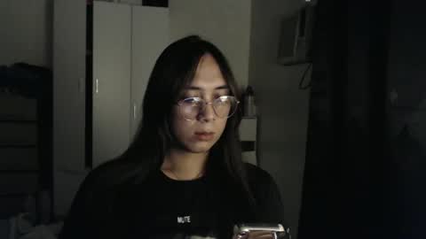 Snapshot of grace_for_youuu chatting on January 14, 6:24 am HoneyGrace online show from January 14, 6:24 am