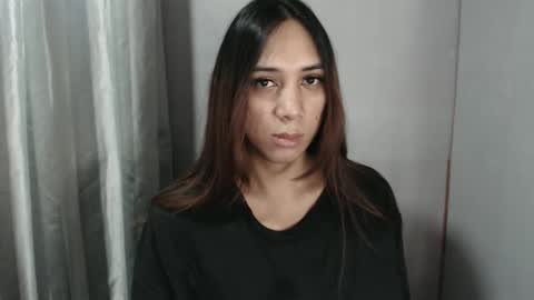 Snapshot of grace_for_youuu chatting on April 23, 4:24 am HoneyGrace online show from April 23, 4:24 am