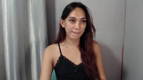 Snapshot of grace_for_youuu chatting on April 28, 5:56 am HoneyGrace online show from April 28, 5:56 am