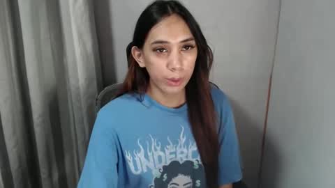 Snapshot of grace_for_youuu chatting on June 10, 8:24 am HoneyGrace online show from June 10, 8:24 am