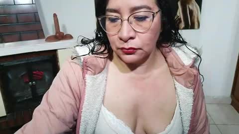 Snapshot of grace_mature_milf chatting on May 14, 11:39 am grace_mature_milf online show from May 14, 11:39 am