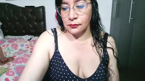 Snapshot of grace_mature_milf chatting on May 22, 11:05 am grace_mature_milf online show from May 22, 11:05 am