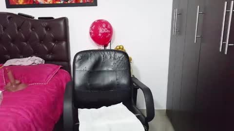Snapshot of grace_mature_milf chatting on May 25, 12:44 pm grace_mature_milf online show from May 25, 12:44 pm