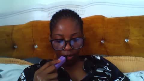 Snapshot of graceessy chatting on November 28, 11:02 am graceessy online show from November 28, 11:02 am